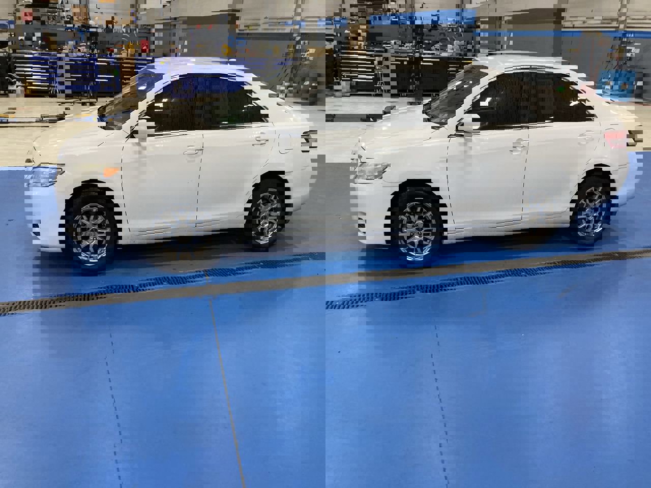 Used 2011 Toyota Camry LE image 4