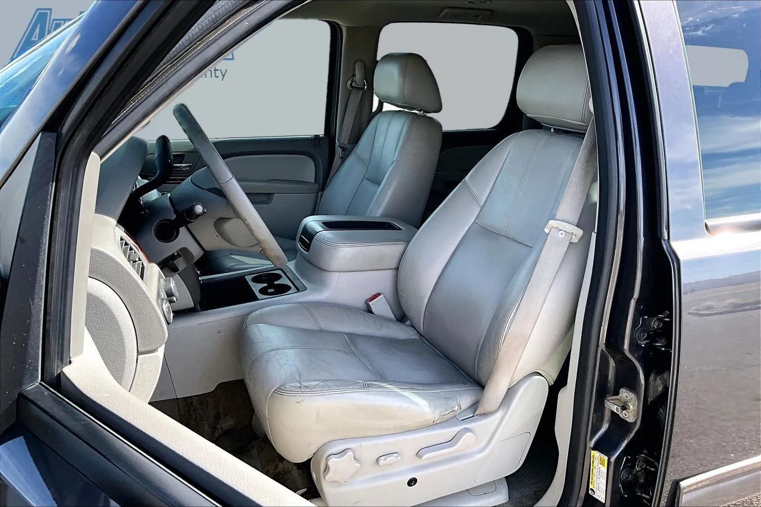 Used 2010 Chevrolet Suburban LT AWD/4WD image 22