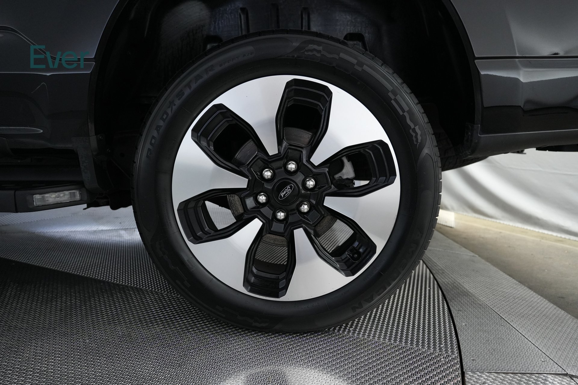 Used 2023 Ford F150 Lightning Platinum AWD/4WD image 10