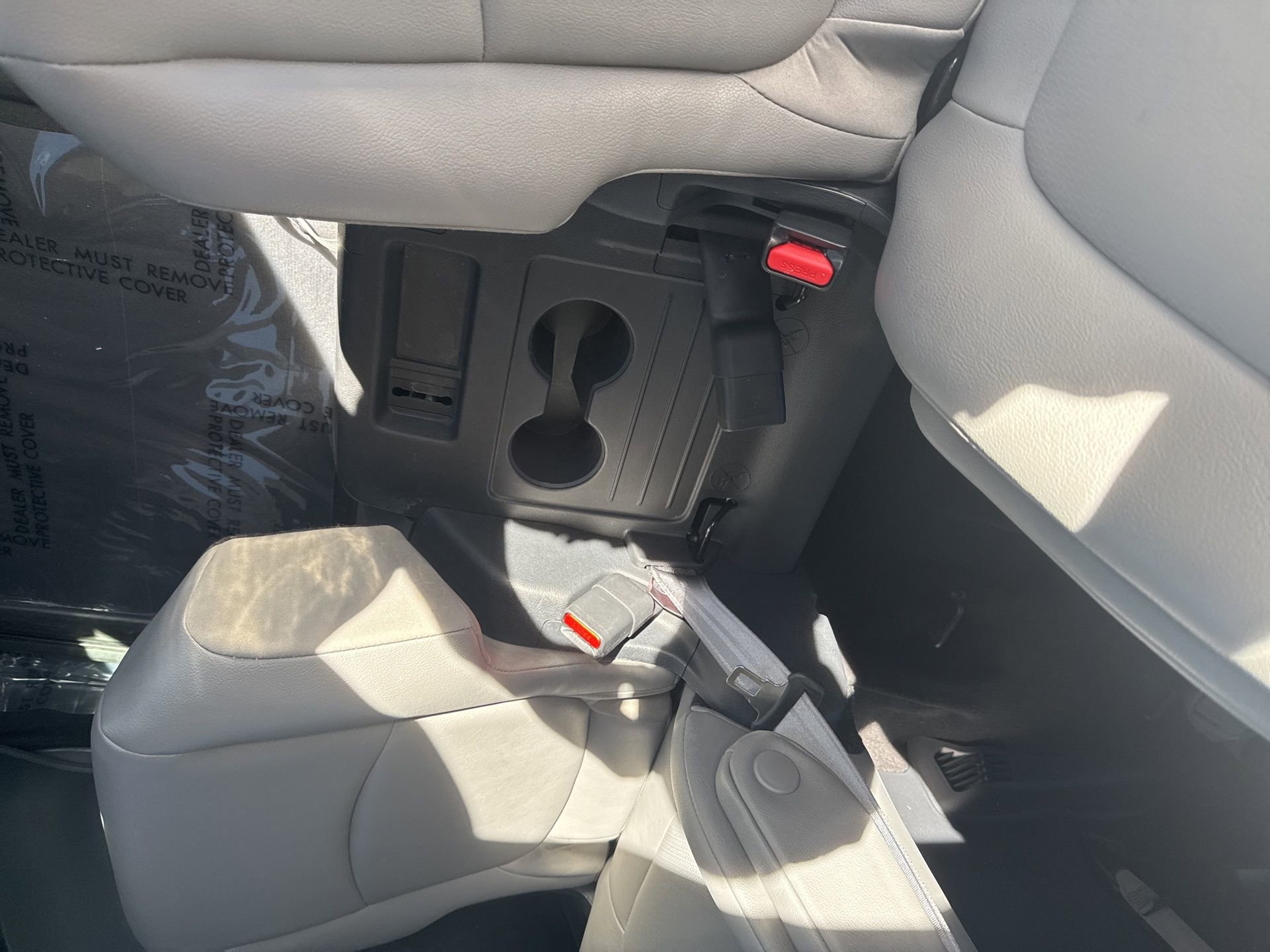 Used 2025 Toyota Sienna XLE image 27