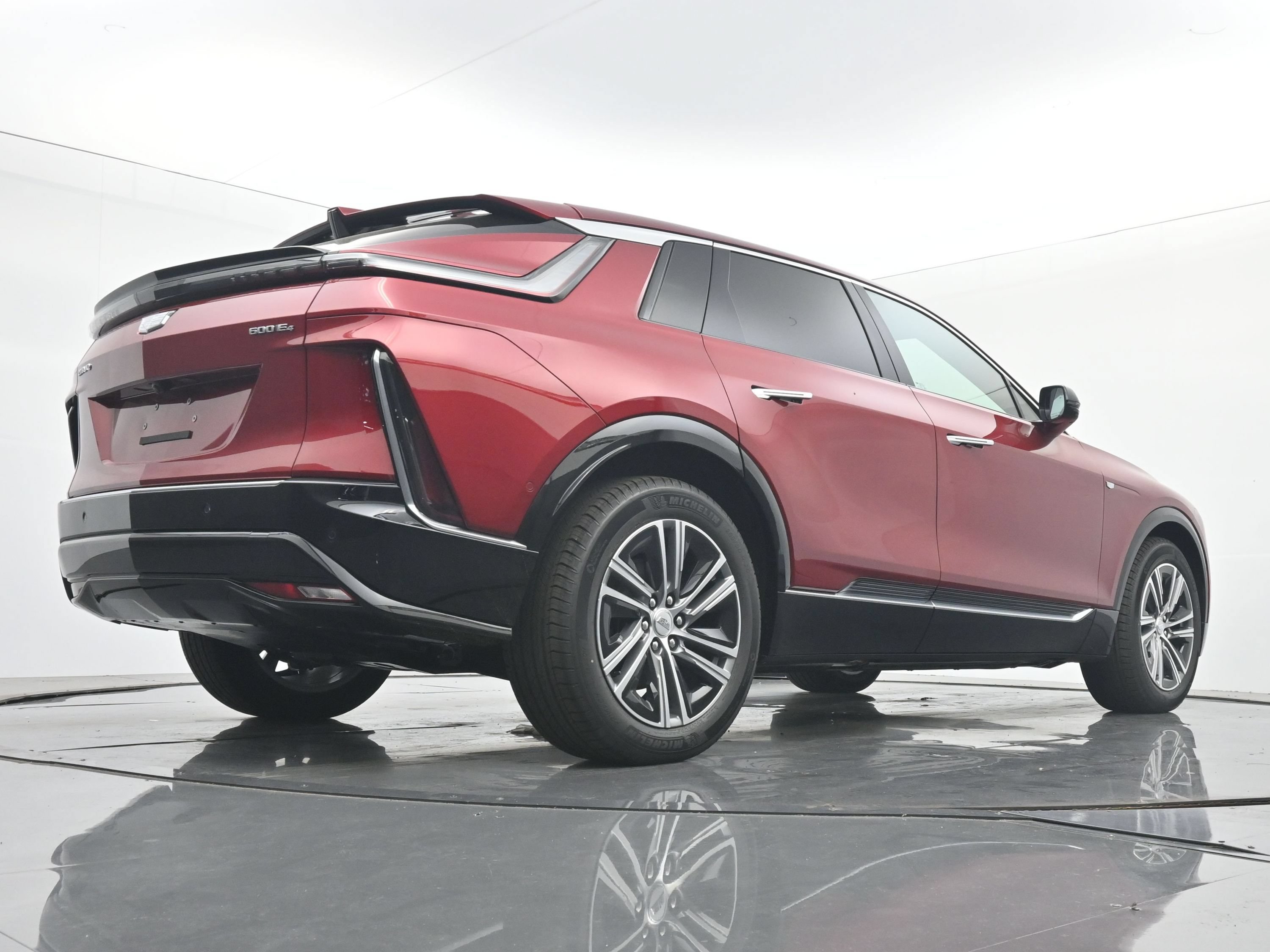 New 2026 Cadillac Lyriq Luxury w/ LPO, Floor Liner Package AWD/4WD image 19