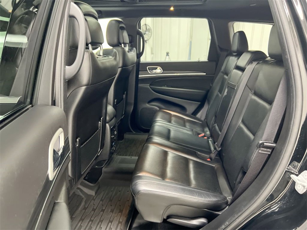 Used 2021 Jeep Grand Cherokee Limited w/ Luxury Group II image 24