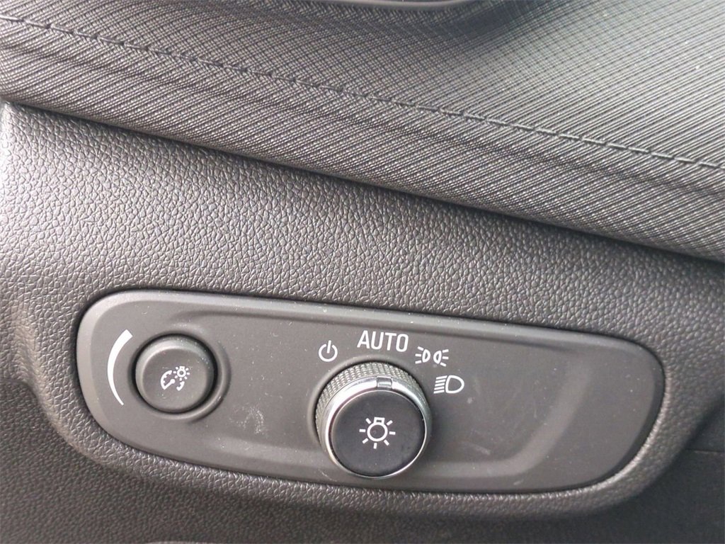 Used 2025 Chevrolet TrailBlazer LT image 17