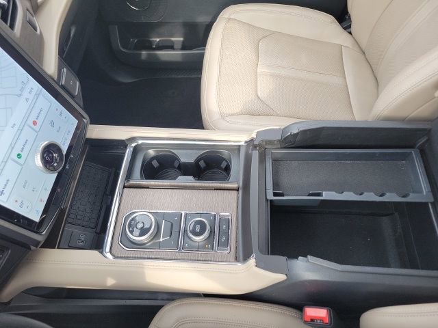 Used 2023 Ford Expedition Limited image 42
