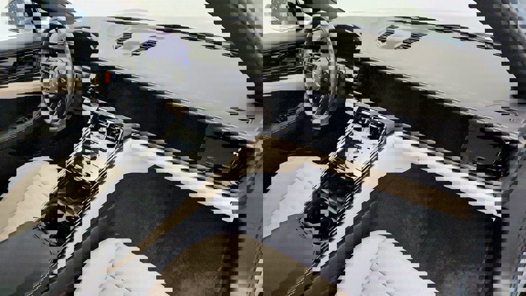 Used 2024 Porsche Panamera image 26