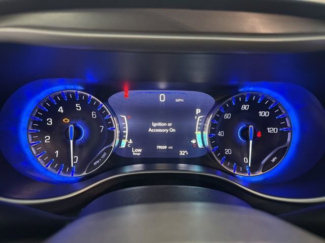 Used 2023 Chrysler Pacifica Touring-L FWD image 27