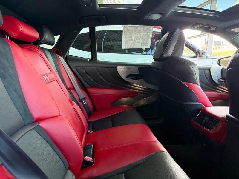 Used 2023 Lexus LS 500 F Sport w/ Accessory Package (Z2) AWD/4WD image 8