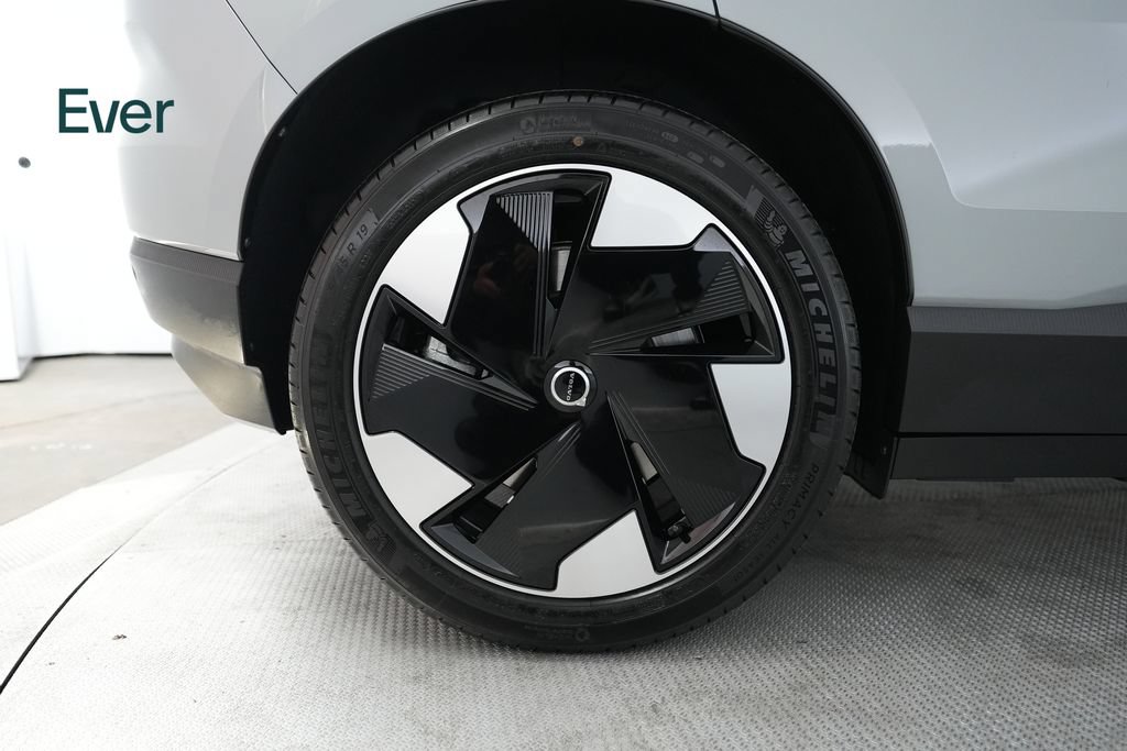 Used 2025 Volvo EX30 Plus w/ Protection Package Premier AWD/4WD image 22