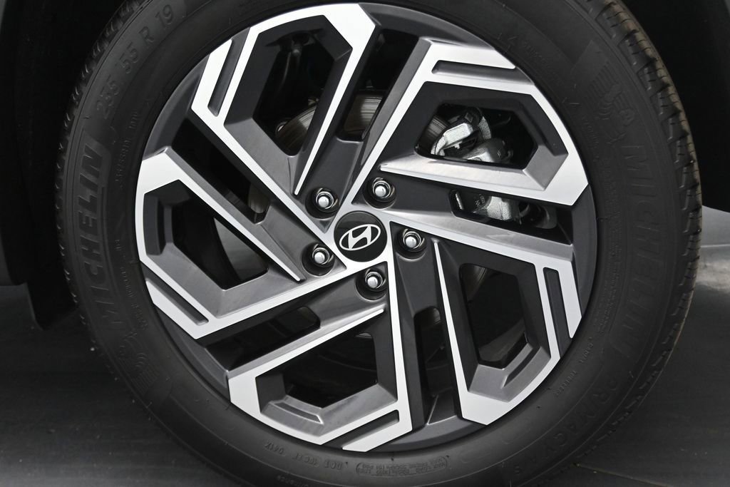 Used 2025 Hyundai Tucson Limited AWD/4WD image 25