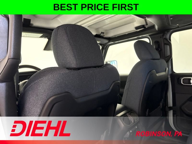 New 2026 Jeep Wrangler Unlimited Sahara AWD/4WD image 17