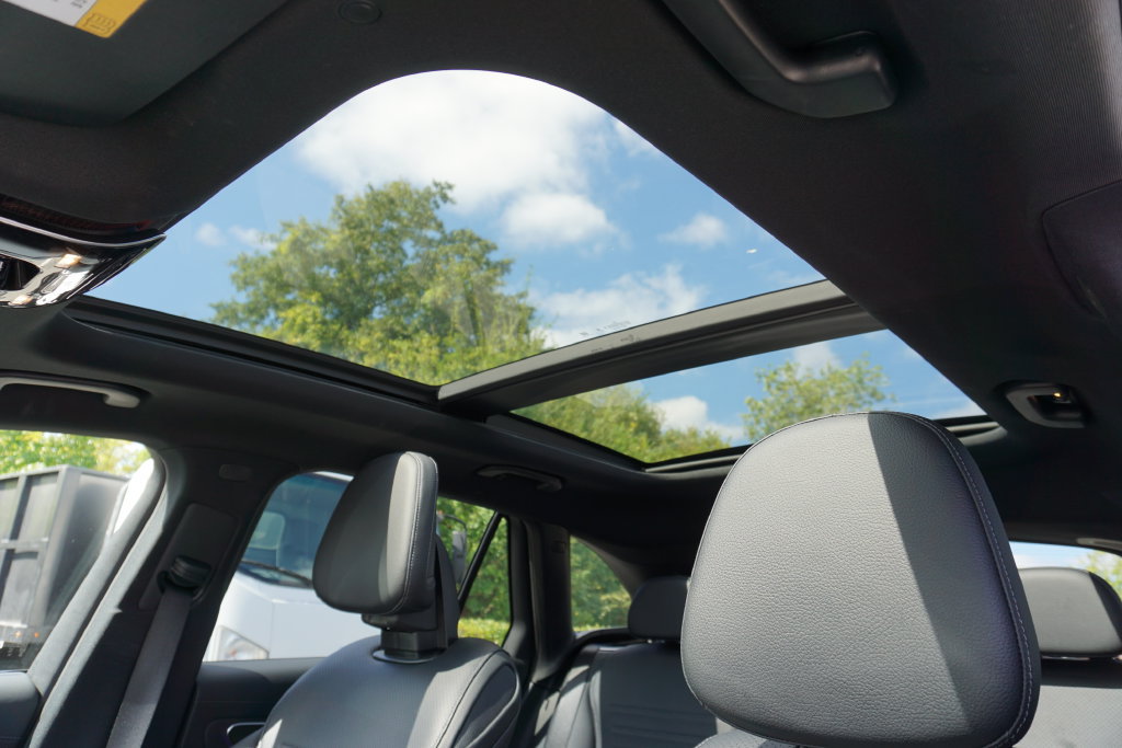 Certified 2025 Mercedes-Benz GLC 300 image 14