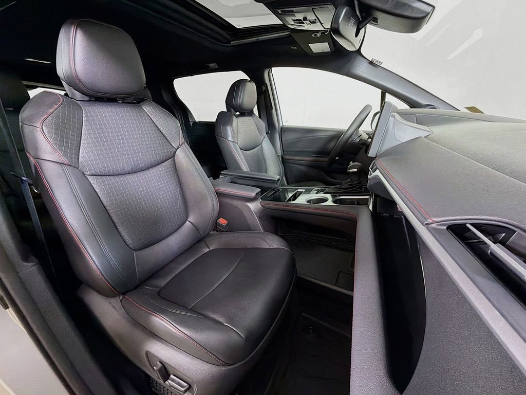 Used 2025 Toyota Sienna XSE w/ XSE Plus Package image 26