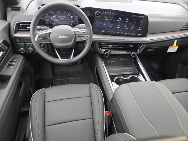 New 2026 Chevrolet Suburban Premier image 3