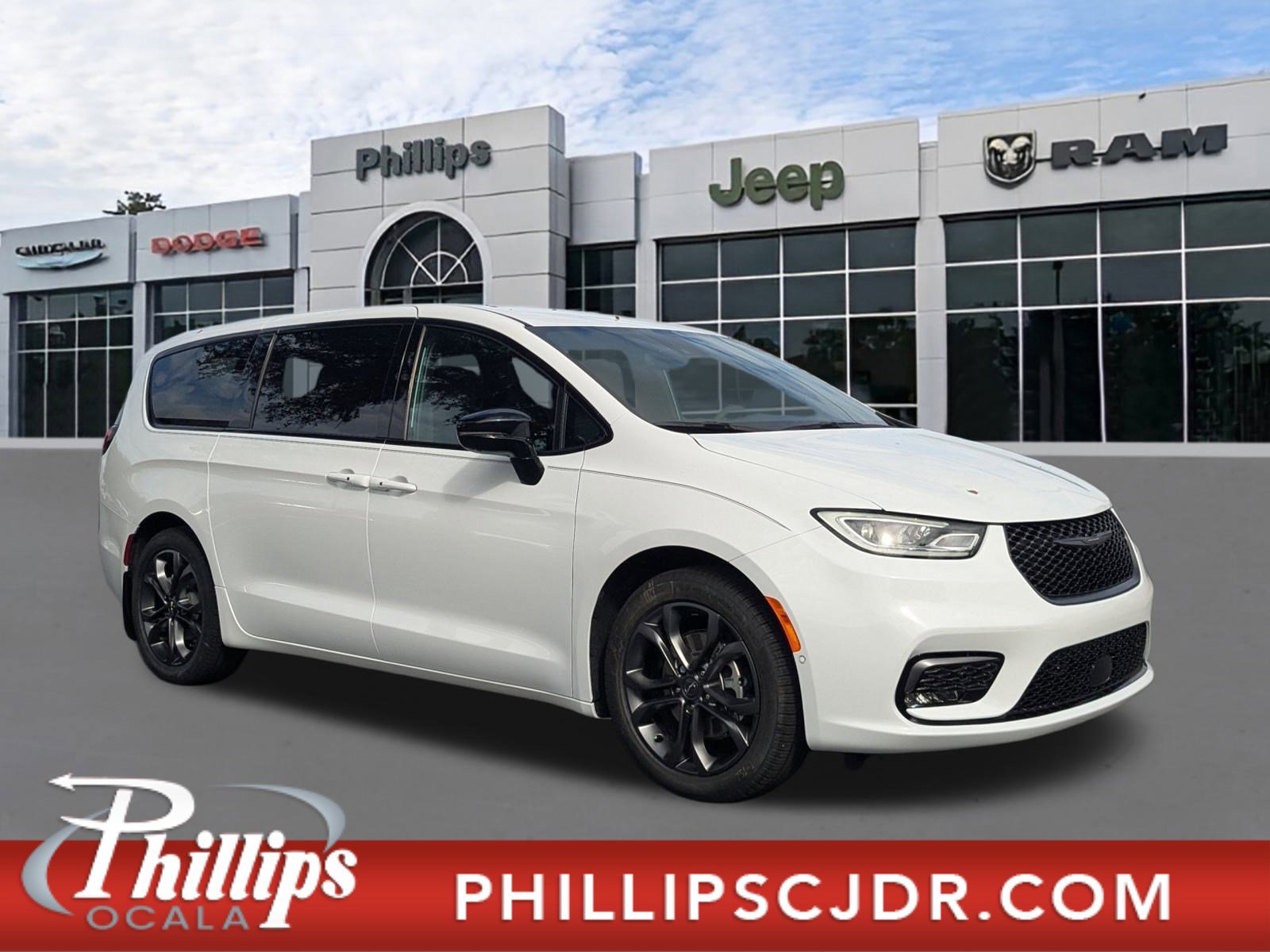 New 2026 Chrysler Pacifica Select