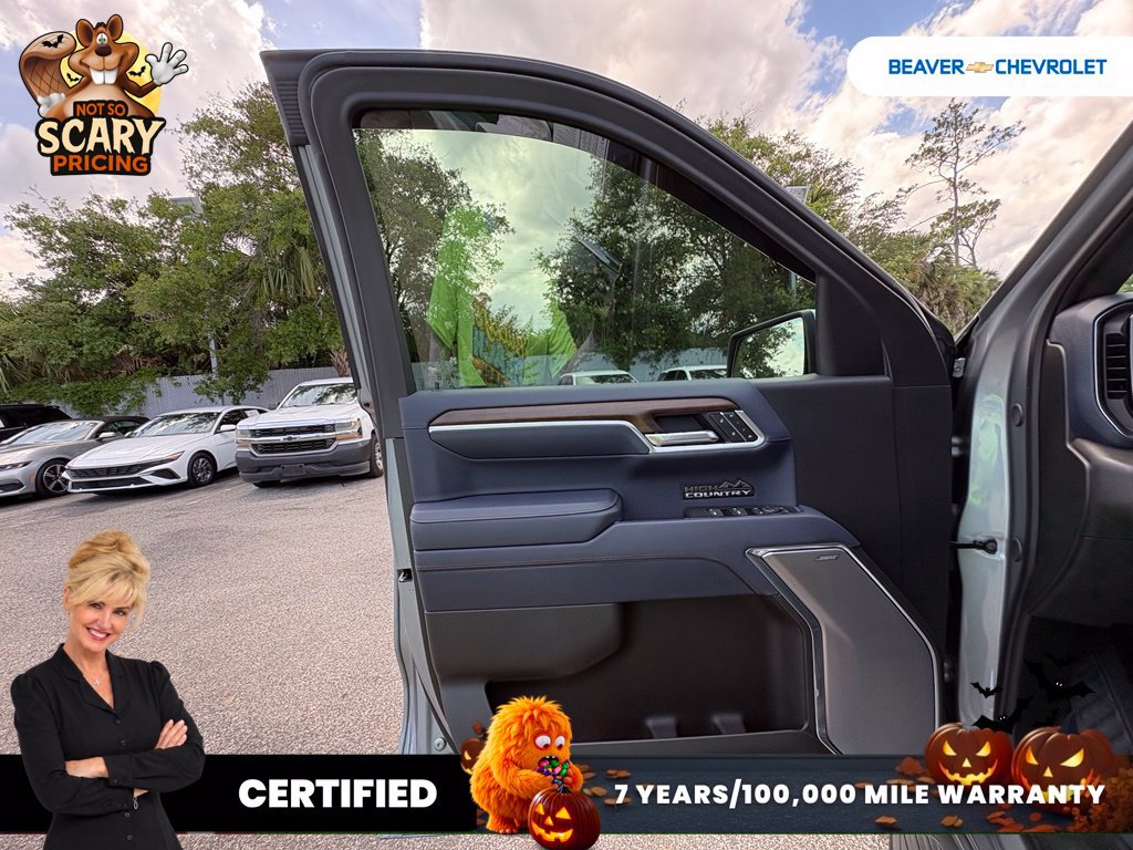 Used 2025 Chevrolet Silverado 1500 High Country w/ Technology Package AWD/4WD image 30