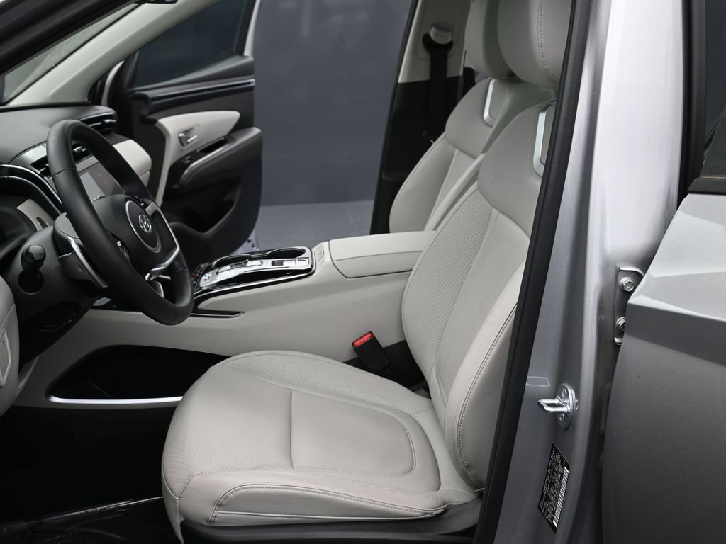 Used 2023 Hyundai Tucson Limited AWD/4WD image 16