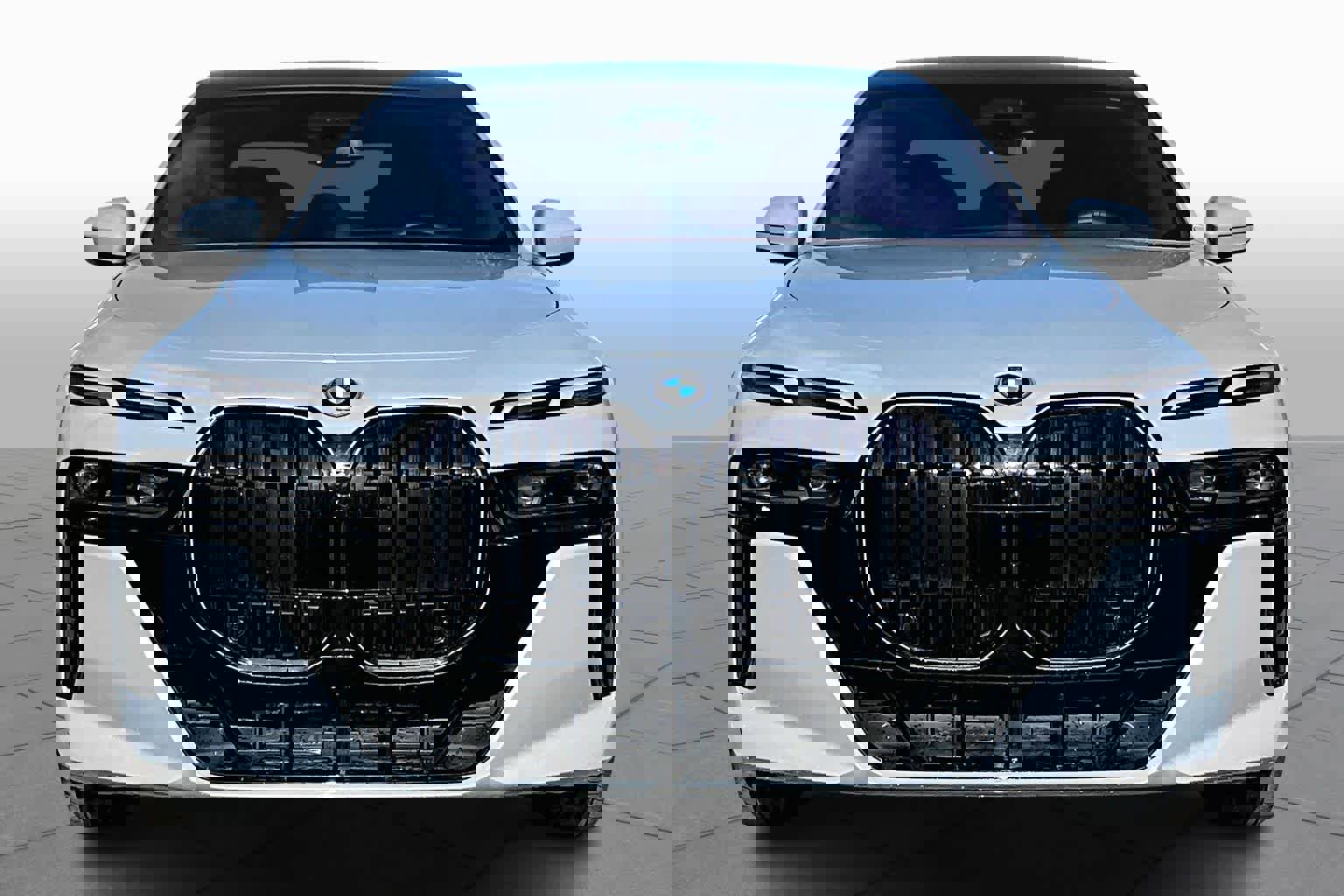 Used 2025 BMW i7 xDrive60 image 3