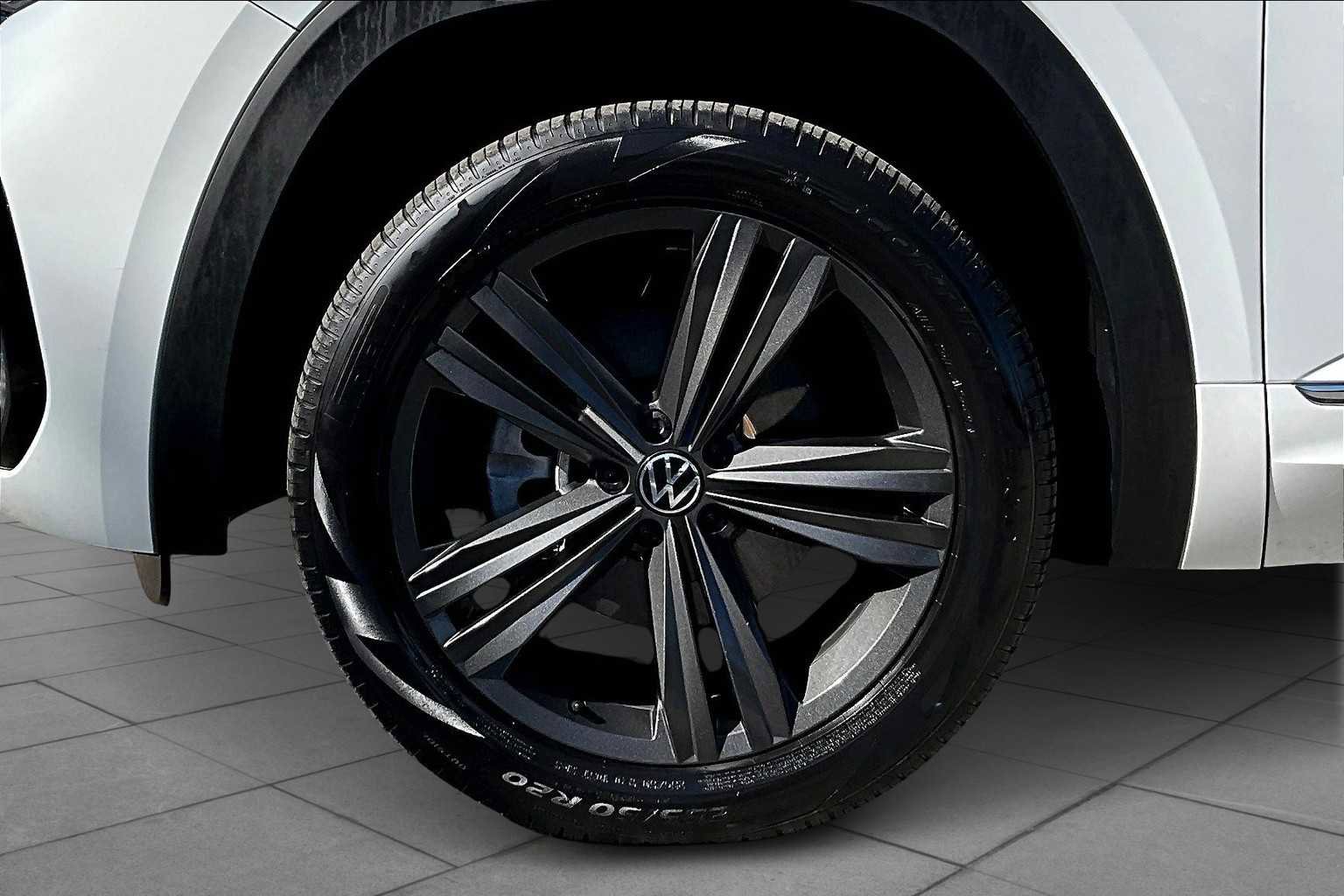 Used 2021 Volkswagen Atlas SE w/ Panoramic Sunroof Package image 10