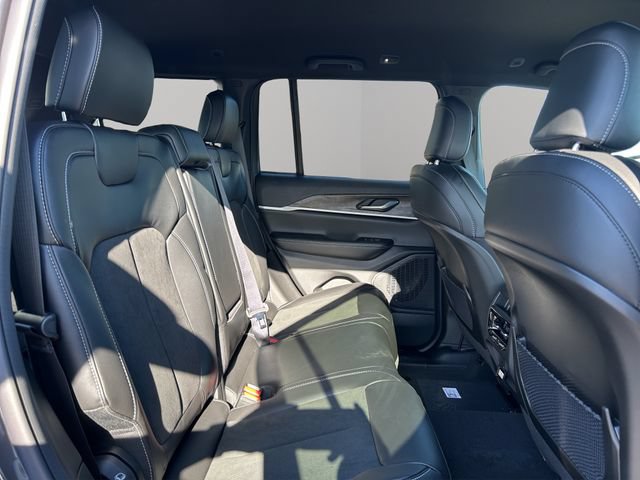New 2026 Jeep Grand Cherokee Altitude AWD/4WD image 19