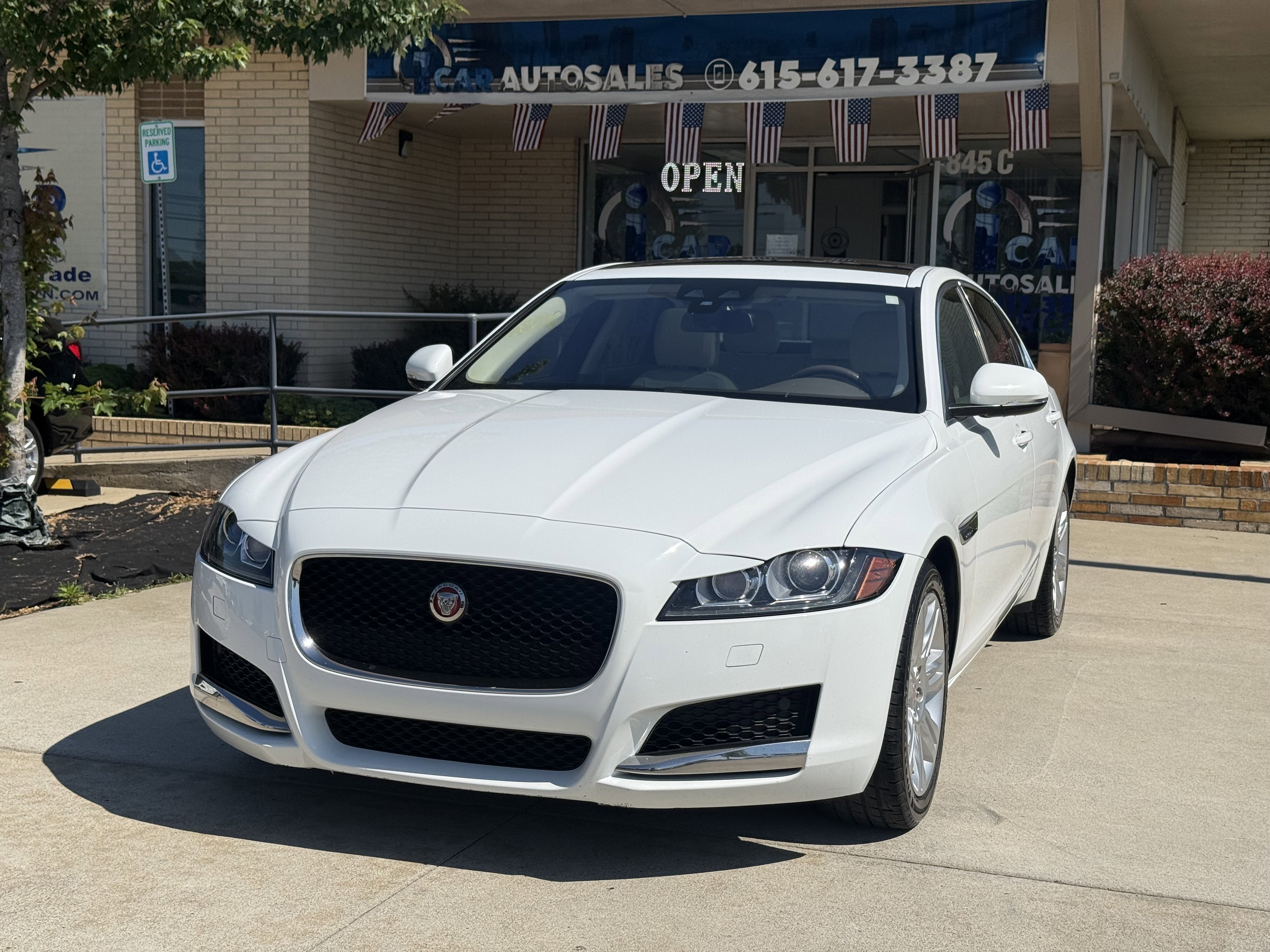 Used 2017 Jaguar XF Premium RWD image 1