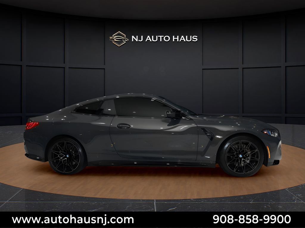 Used 2025 BMW M4 Coupe w/ Executive Package image 9