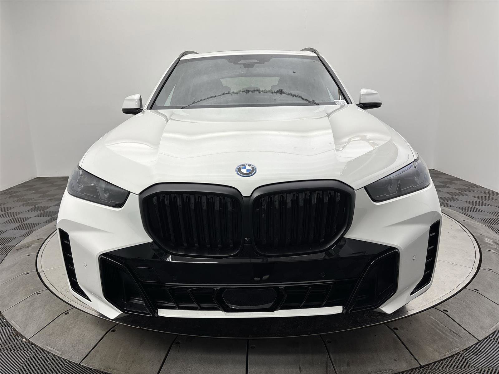 New 2026 BMW X5 xDrive50e image 14