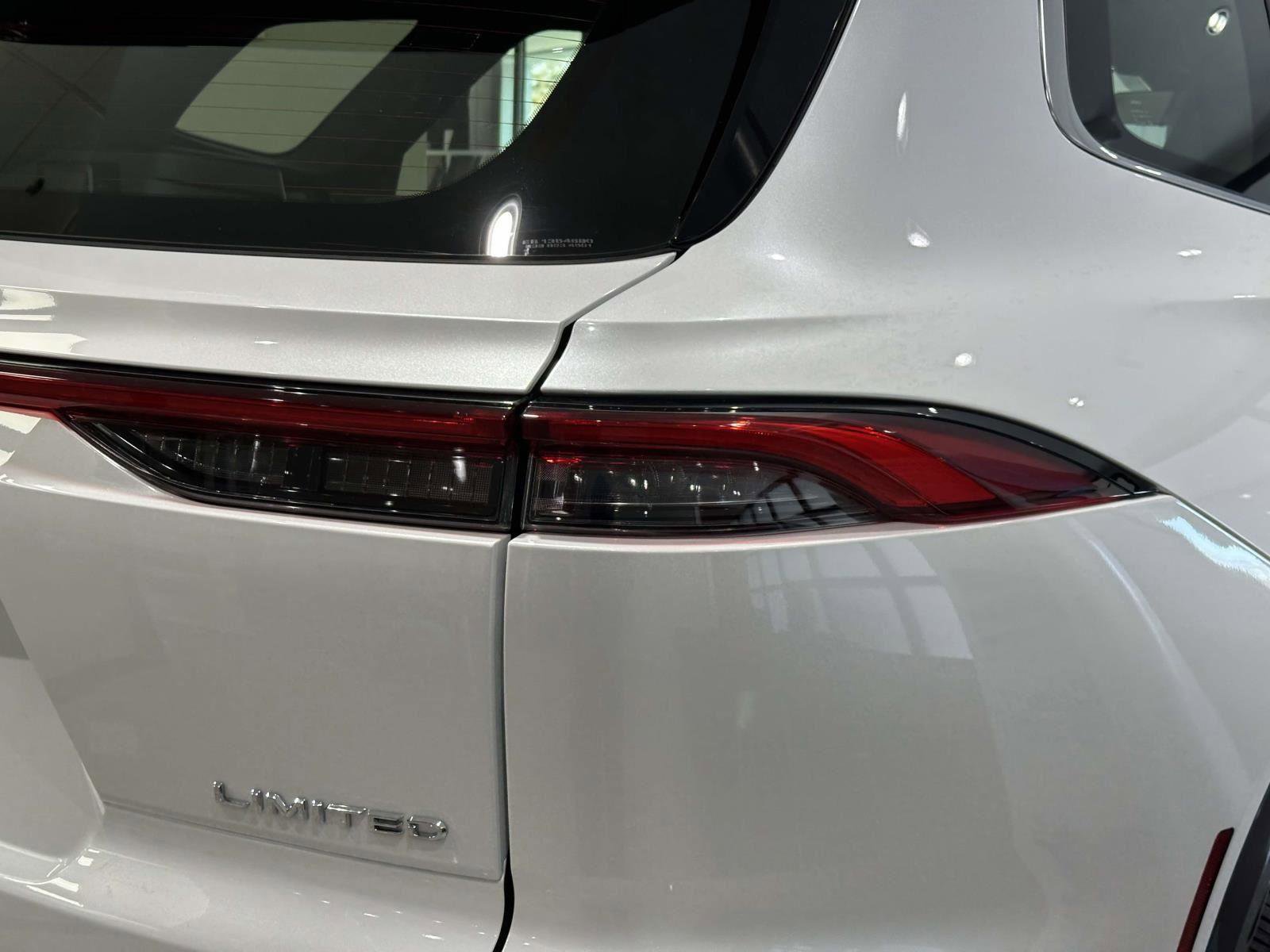 New 2025 Toyota Crown Signia AWD/4WD image 11