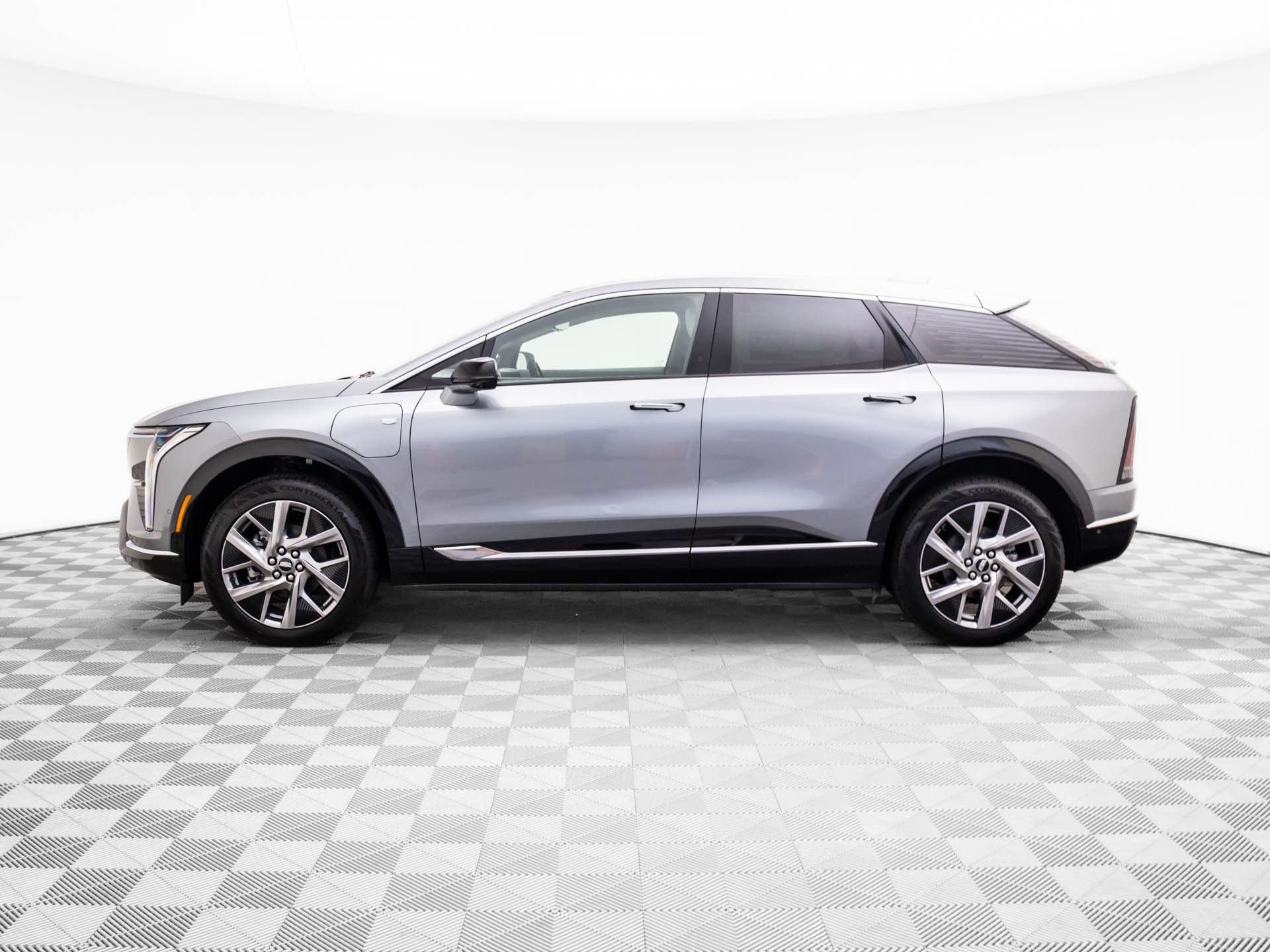 New 2026 Cadillac Optiq Luxury 1 image 2