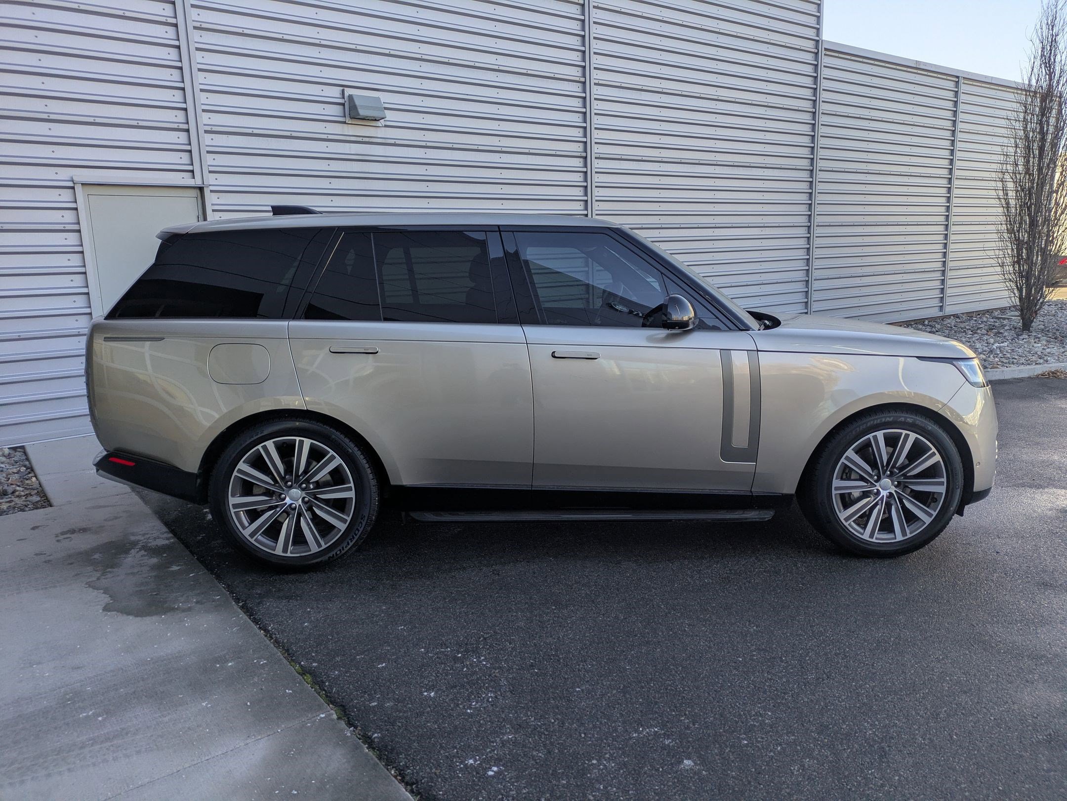 Certified 2023 Land Rover Range Rover SE image 5