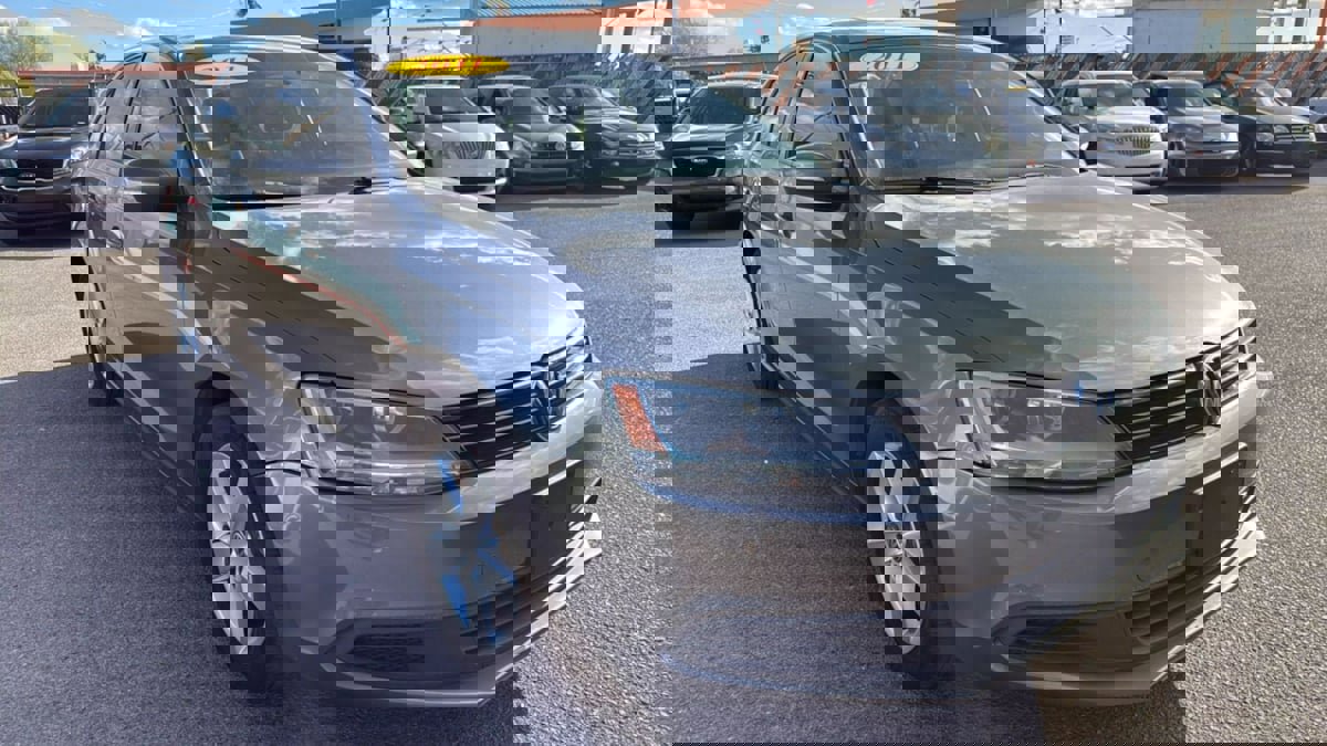 Used 2011 Volkswagen Jetta TDI image 23