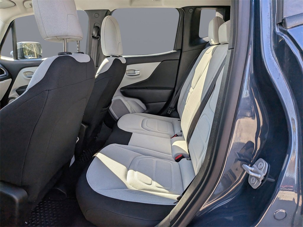 Used 2022 Jeep Renegade Latitude image 13