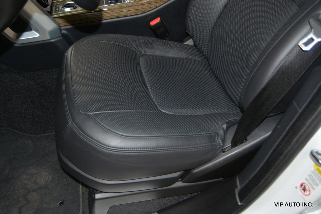 Used 2018 Land Rover Range Rover HSE image 19