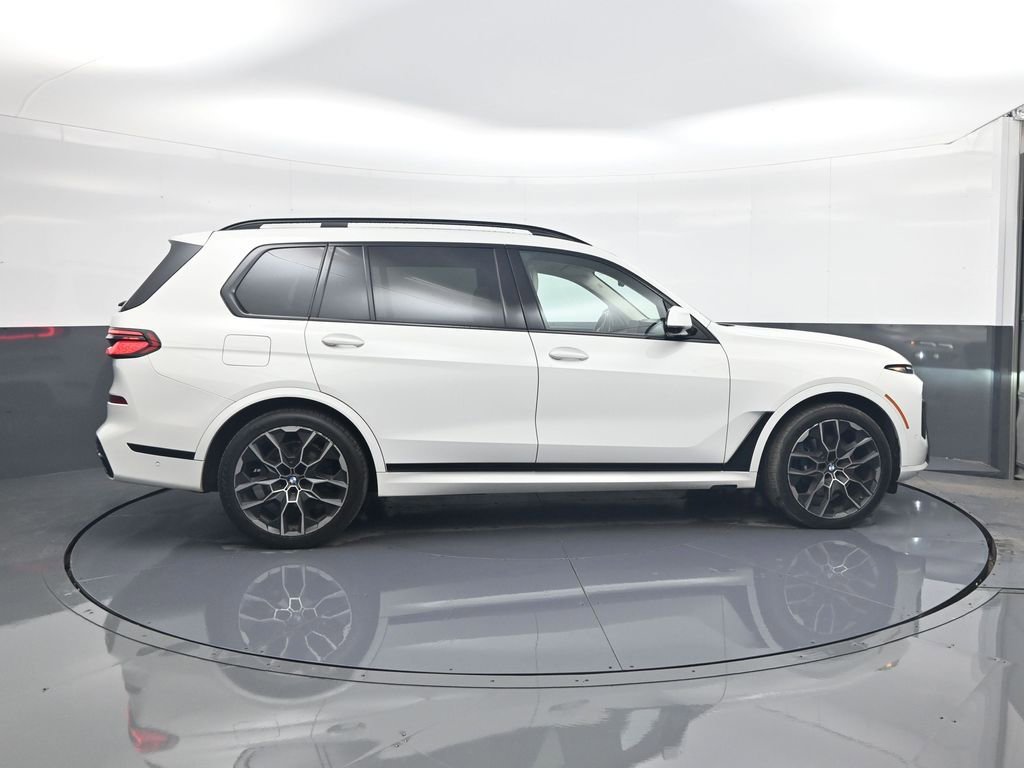 Used 2024 BMW X7 xDrive40i w/ Executive Package image 7