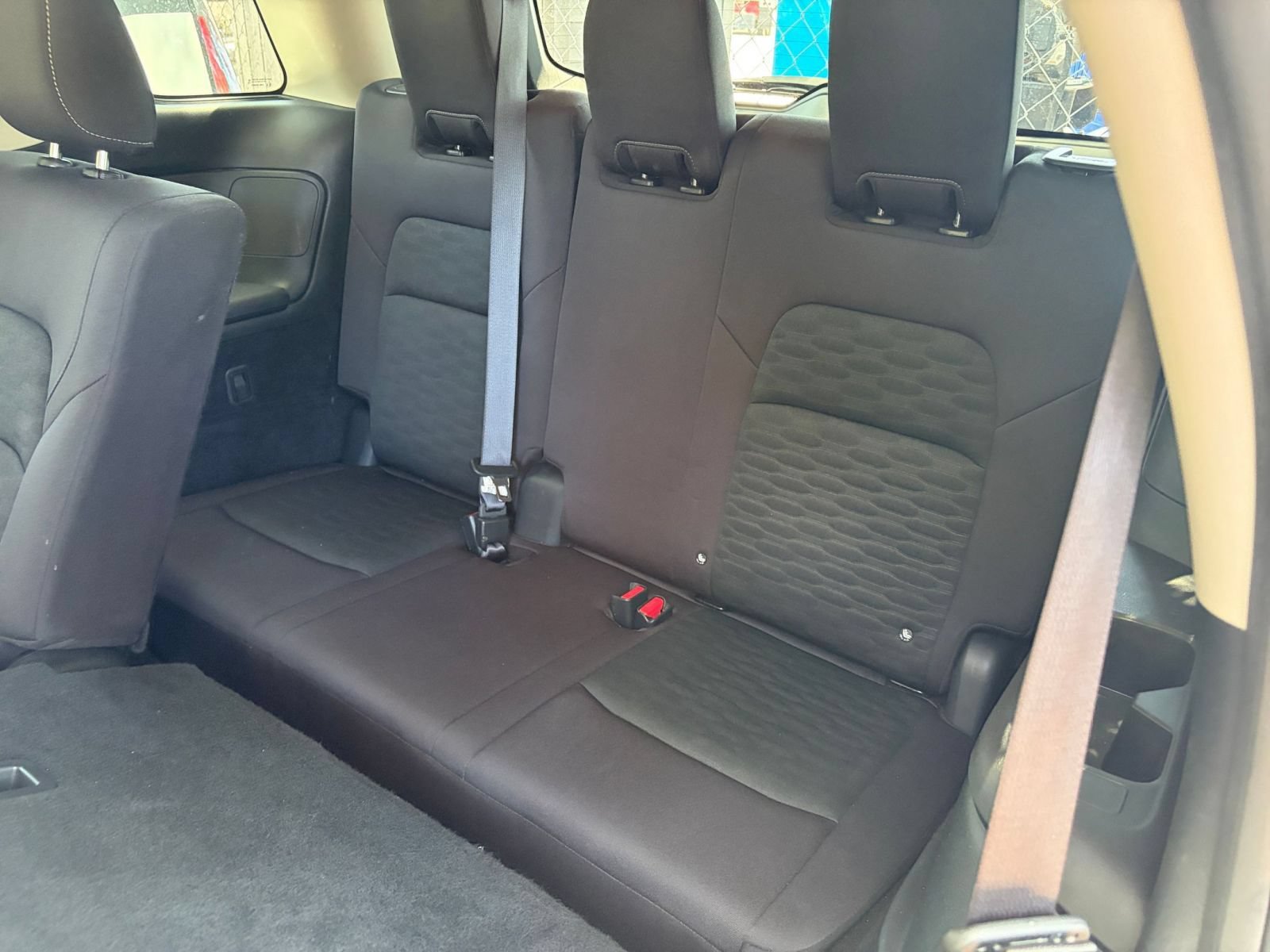 Used 2025 Nissan Pathfinder SV FWD image 31