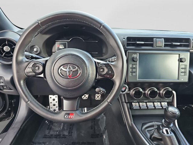 Used 2025 Toyota GR86 Premium RWD image 17