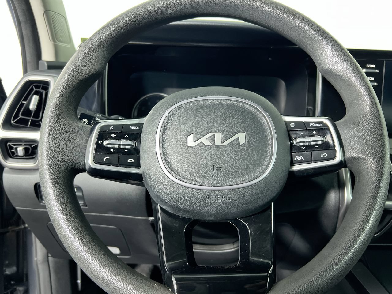 Certified 2023 Kia Sorento LX AWD/4WD image 11