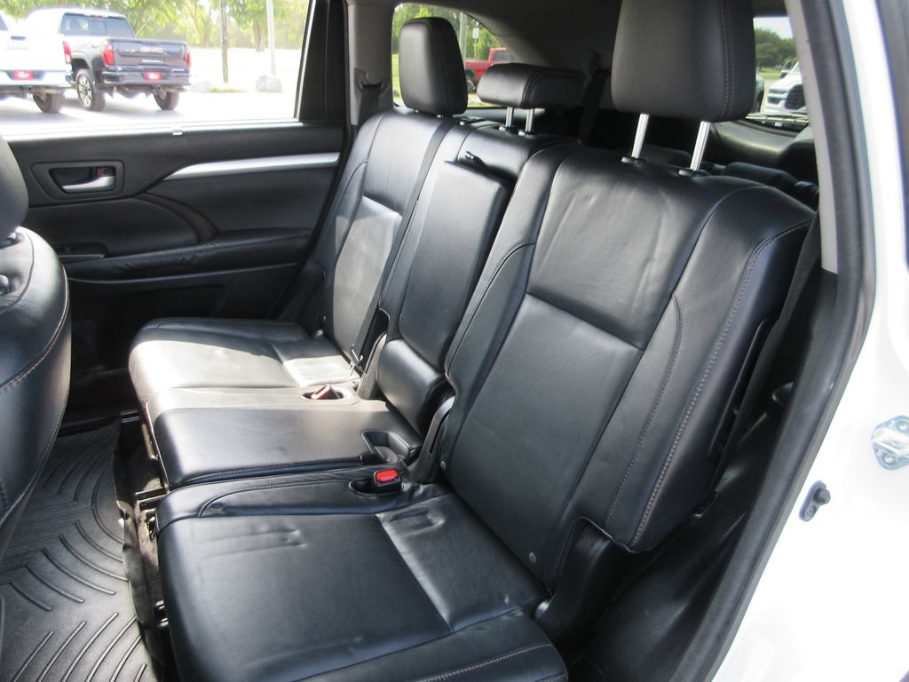 Used 2015 Toyota Highlander XLE AWD/4WD image 21
