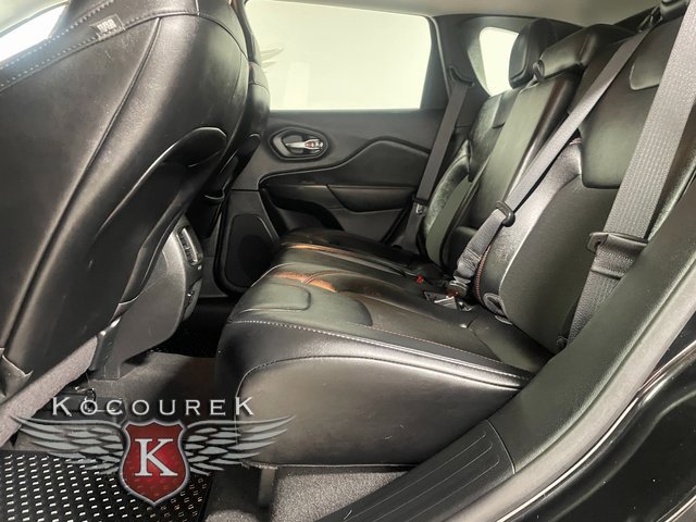 Used 2022 Jeep Cherokee Trailhawk image 20