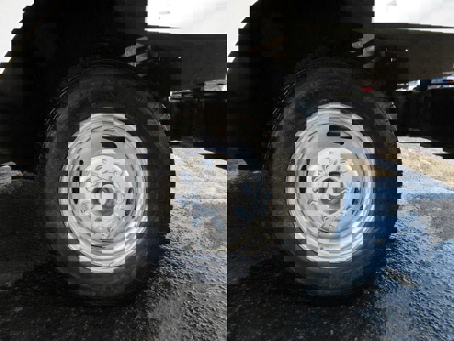 Used 2011 Ford E-350 and Econoline 350 Super Duty w/ Air Conditioning Prep Pkg RWD image 30