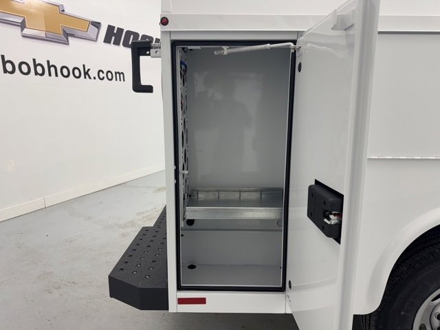 New 2026 Chevrolet Express 3500 w/ Power Convenience Package image 29