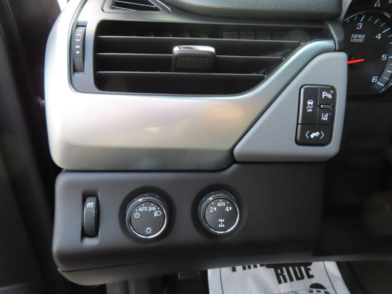 Used 2015 Chevrolet Tahoe LT image 65