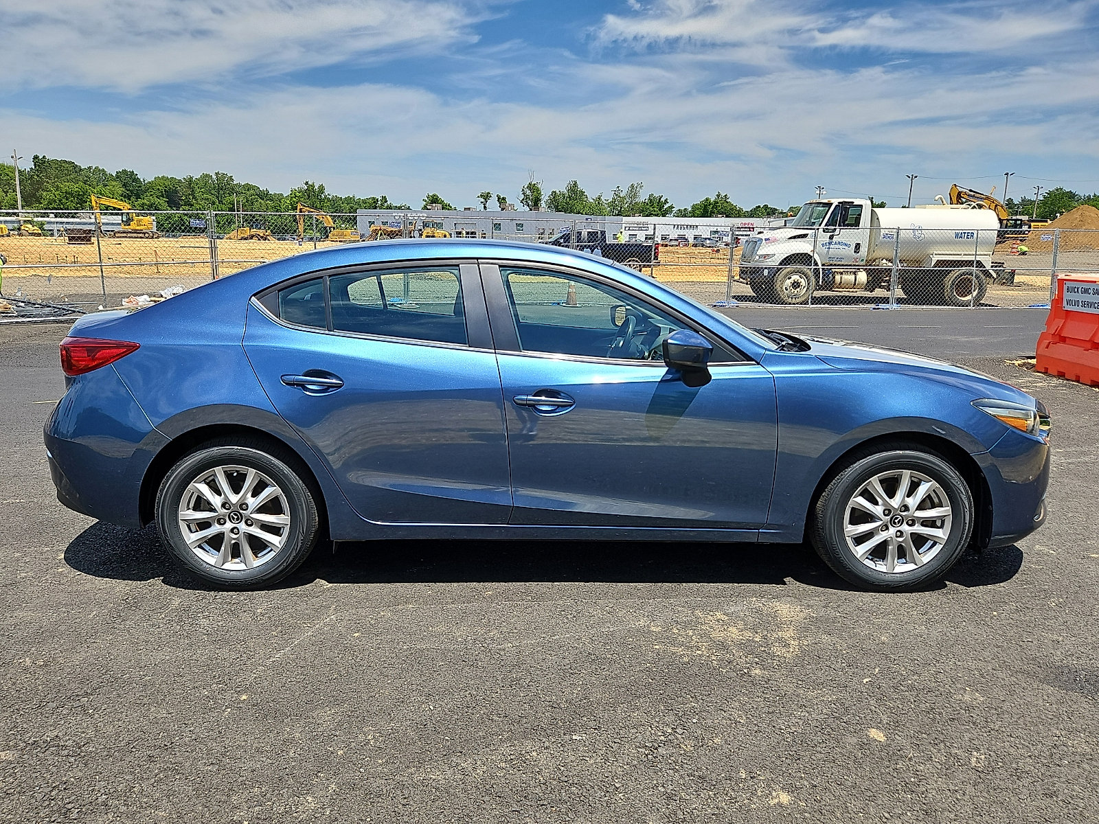 Used 2017 MAZDA MAZDA3 Sport w/ Preferred Equipment Package FWD image 7
