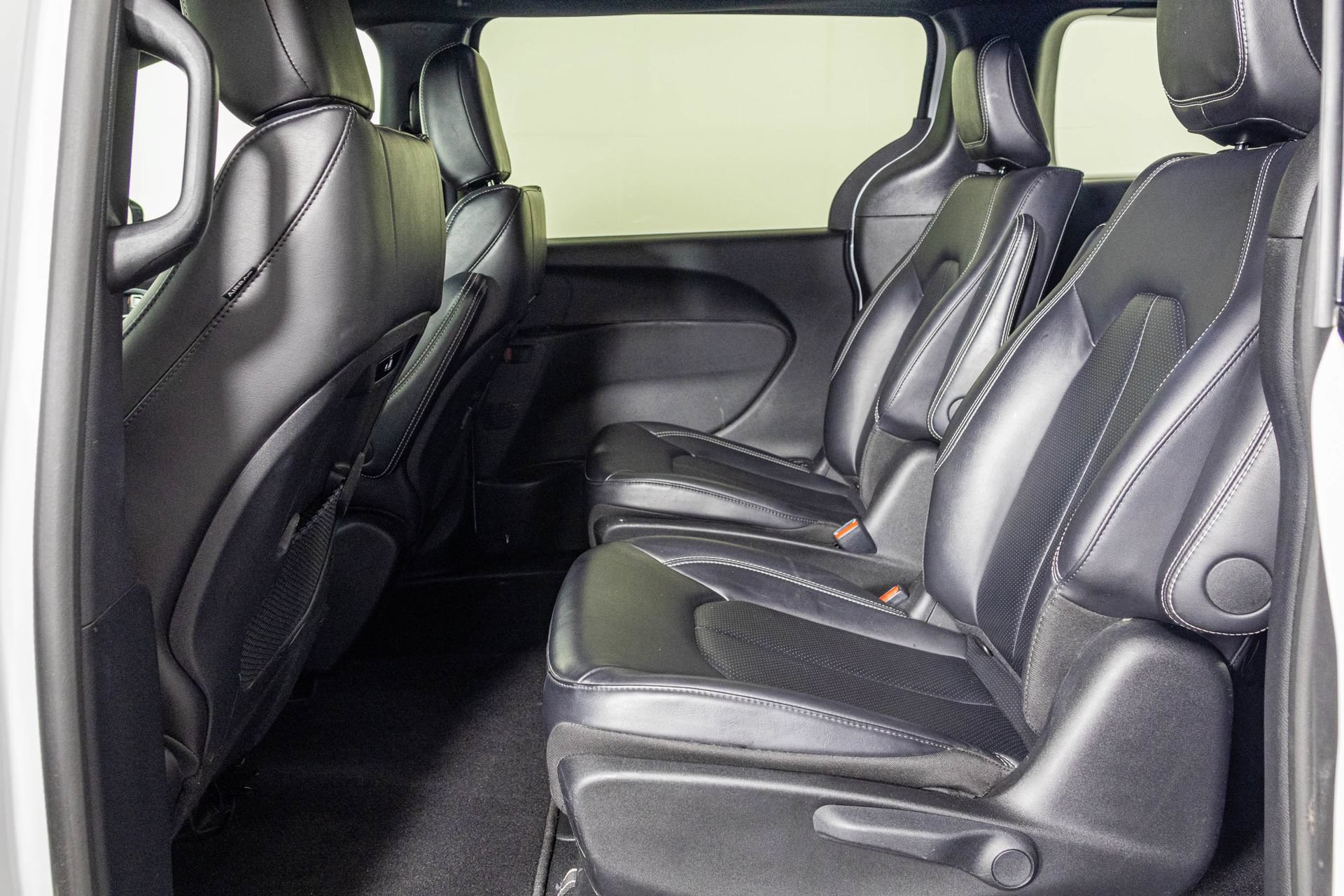 Used 2024 Chrysler Pacifica Limited FWD image 40