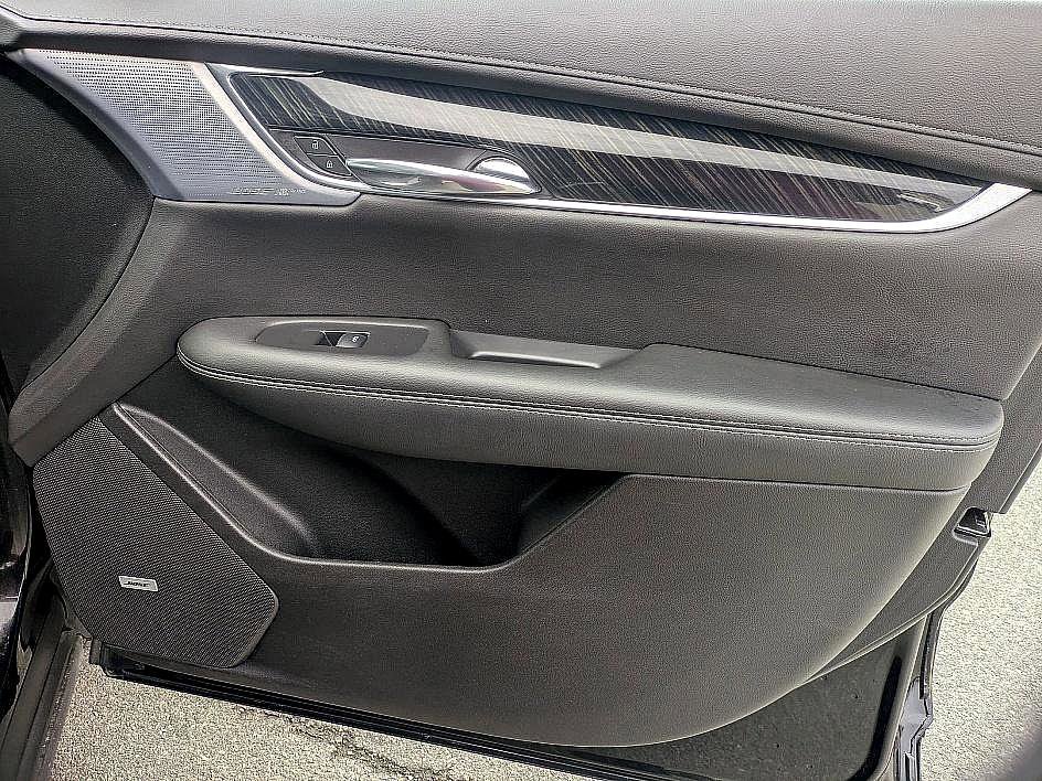 Used 2020 Cadillac XT6 Premium Luxury image 36