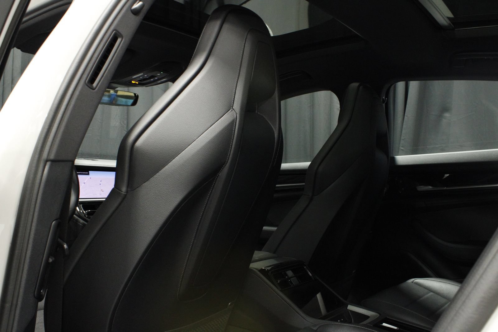 Certified 2025 Porsche Panamera 4 AWD/4WD image 39