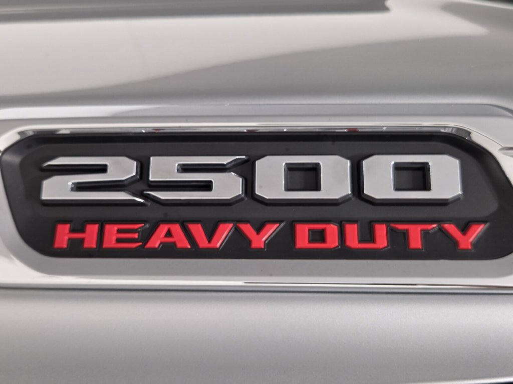 Used 2026 RAM 2500 Laramie AWD/4WD image 9