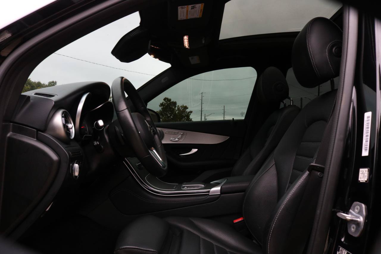 Used 2020 Mercedes-Benz GLC 300 4MATIC image 29