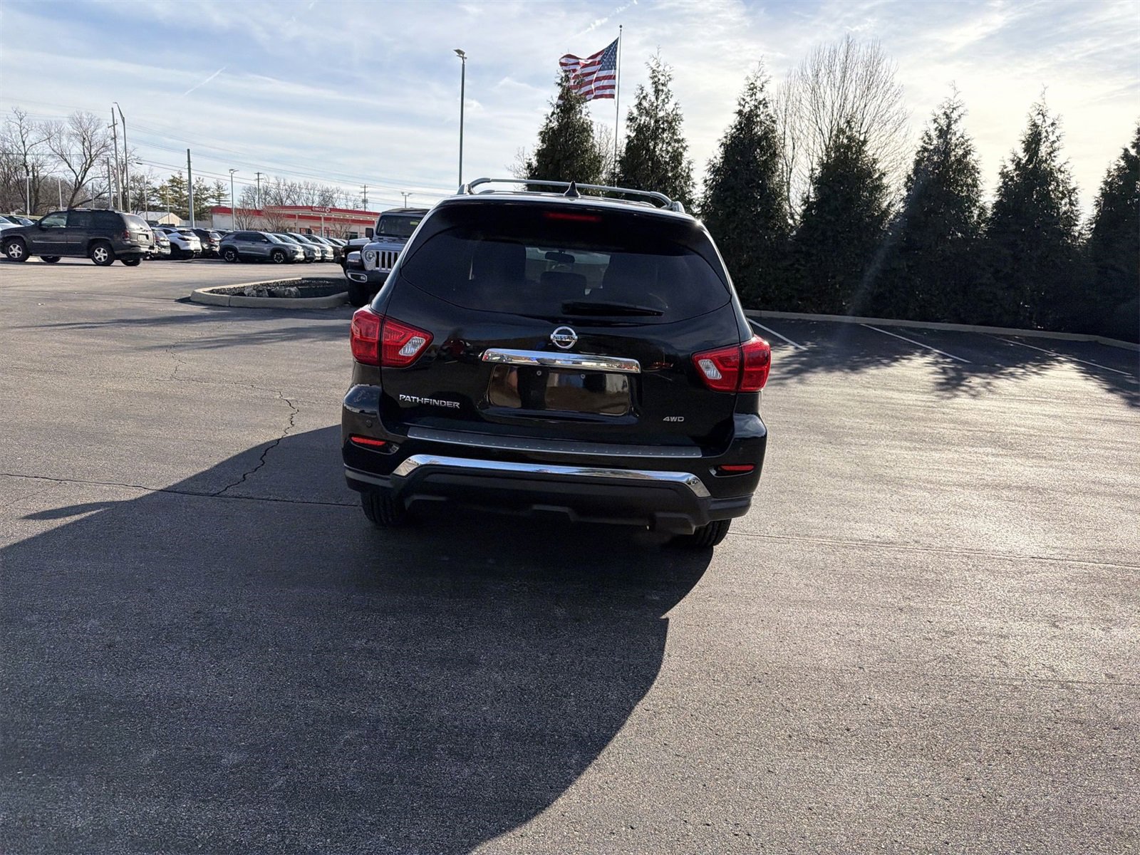 Used 2020 Nissan Pathfinder S image 7