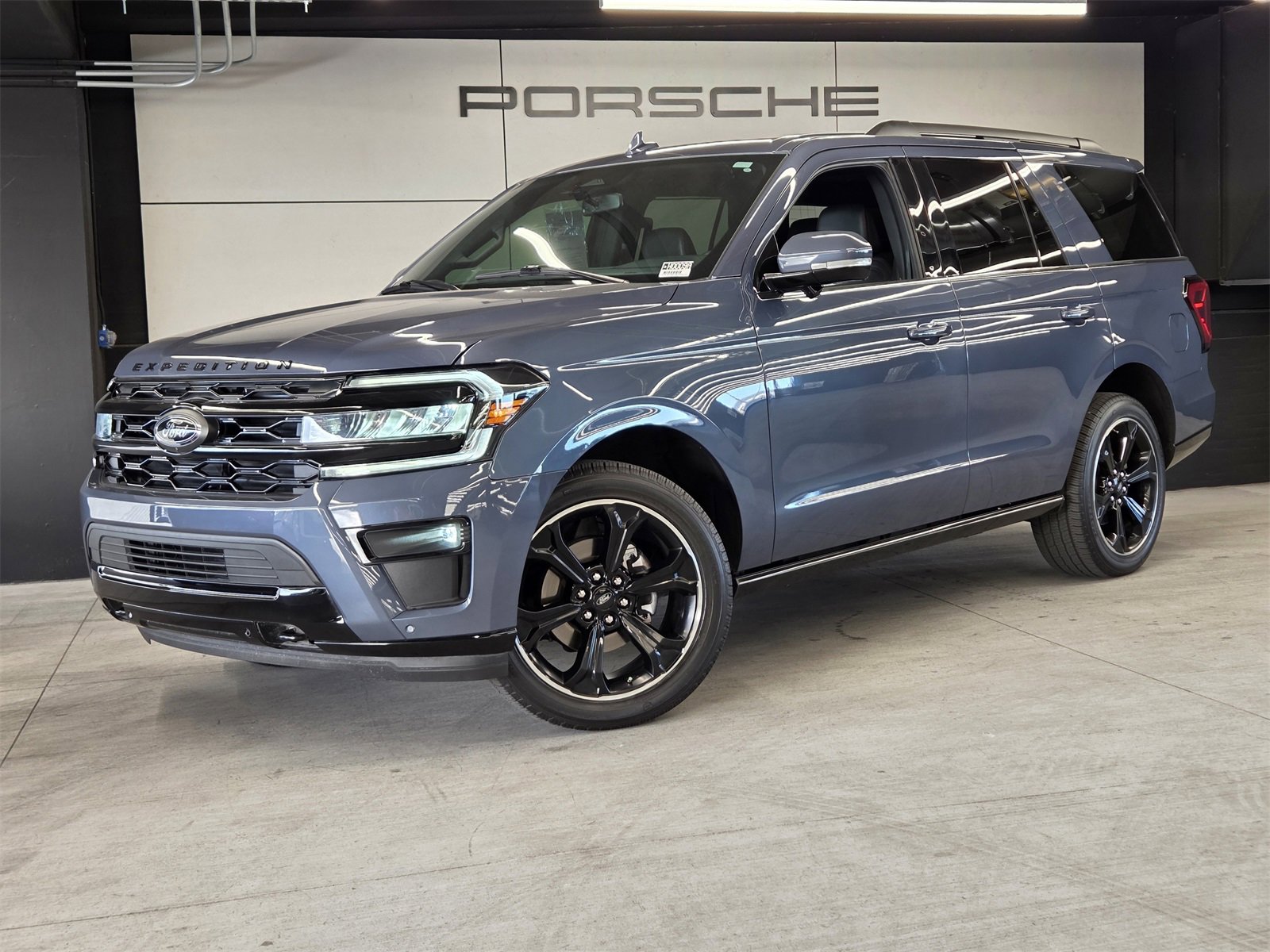 Used 2023 Ford Expedition Limited