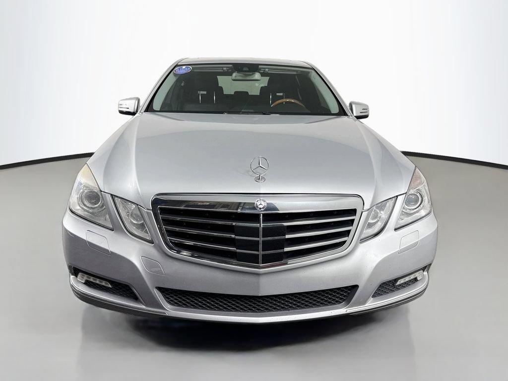Used 2010 Mercedes-Benz E 550 Sedan image 2